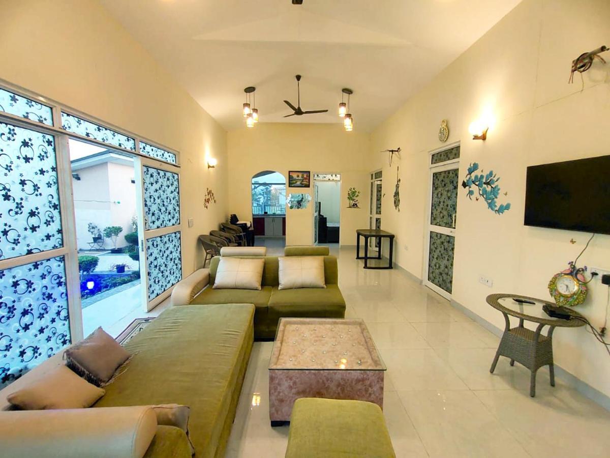 Shaw Estate-Farm House For A Small Parties-Jp Farm Greater Noida Exterior photo